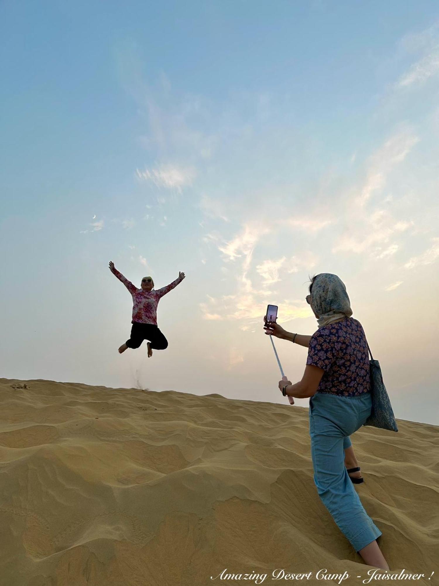 Amazing Desert Camp Jaisalmer Bagian luar foto